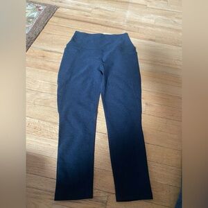 Beyond yoga leggings. Super soft and side pockets. Medium
